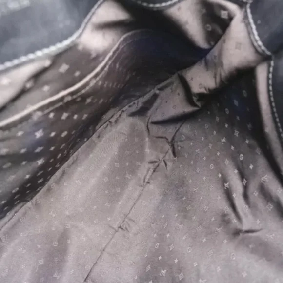 🌟RARE🌟 leather studded hobo Louis Vuitton - Picture 8 of 13